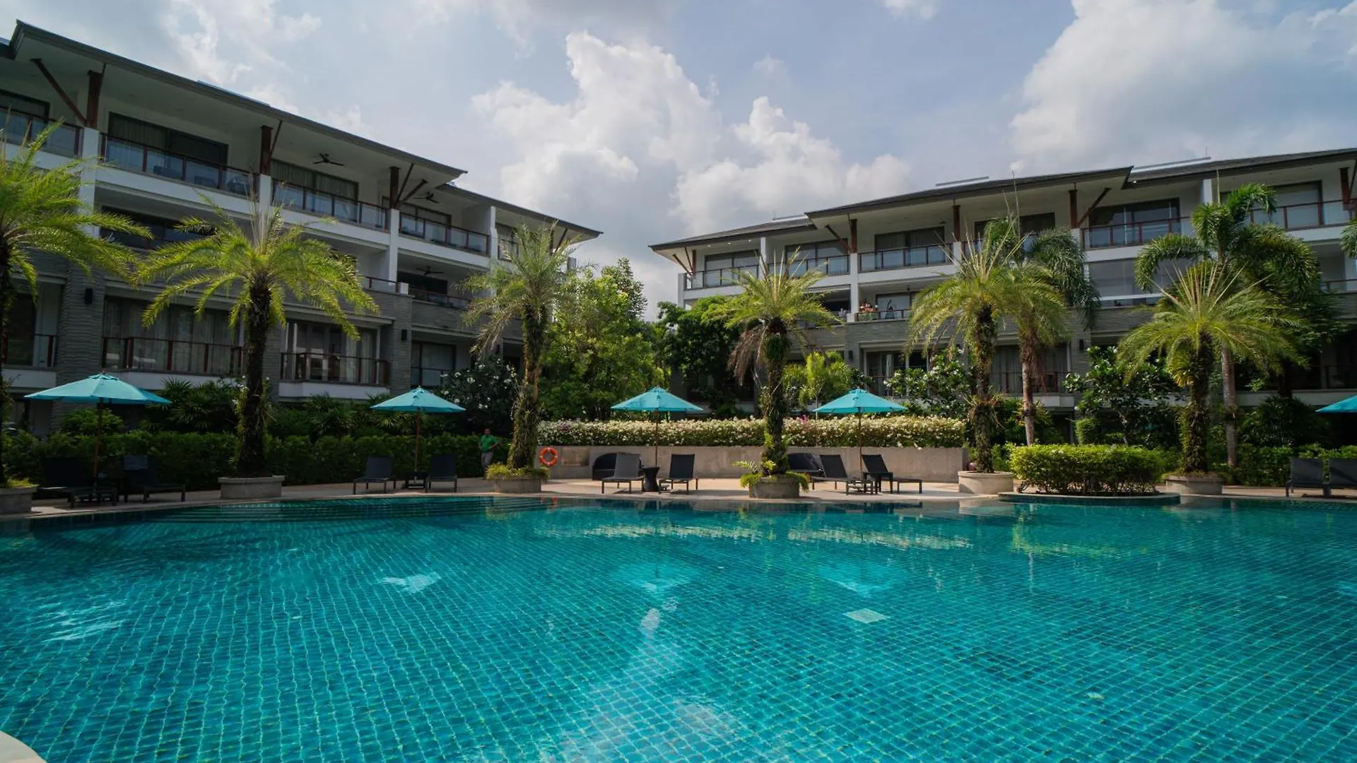 Modern Beachfront Apartment Naithon Beach