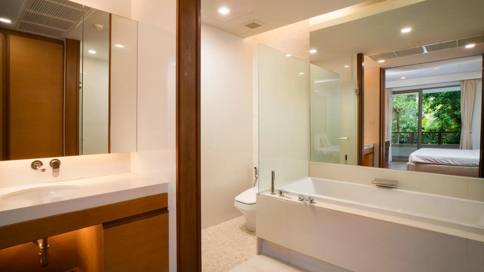 Modern Beachfront Apartment Naithon Beach